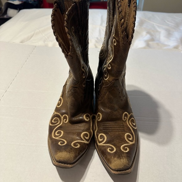 Ariat Brown and Cream Ankle Booties with Elegant Swirl Design - Picture 4 of 7